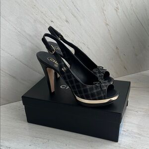 Chic Black Slingback Heels